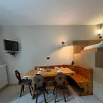 Hostdomus - Mughetto Apartamento