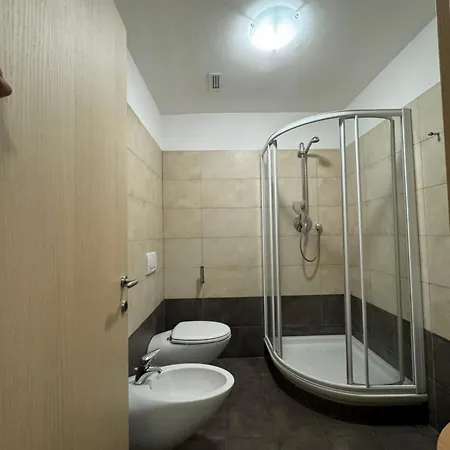 Hostdomus - Mughetto 아파트